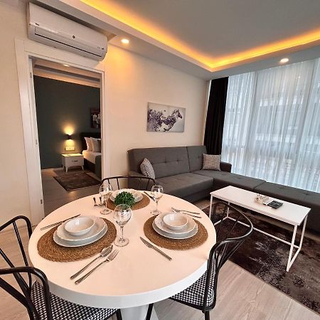 Hadrians Tower Aparthotel Antalya Bagian luar foto