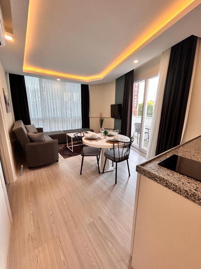 Hadrians Tower Aparthotel Antalya Bagian luar foto