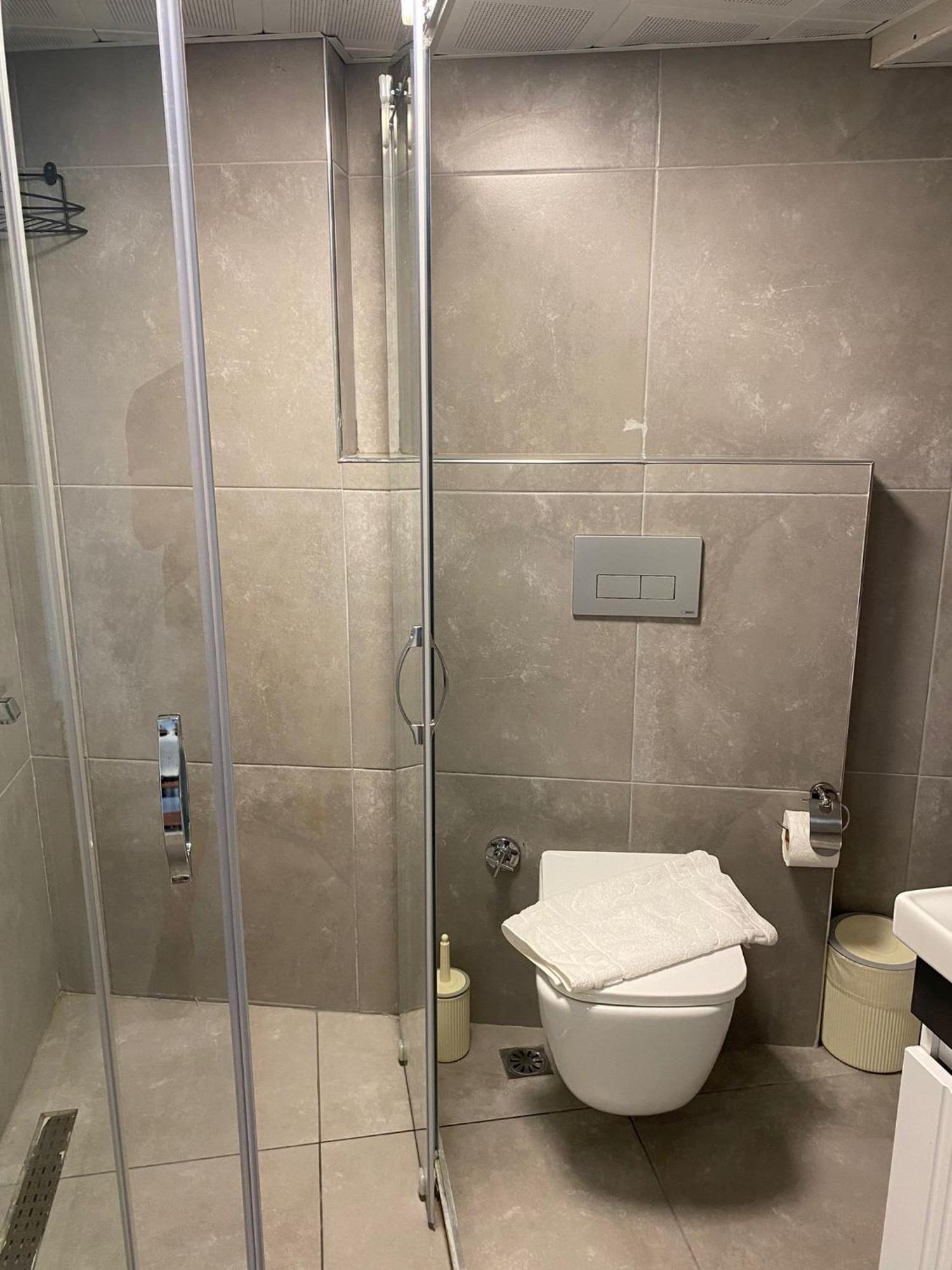 Hadrians Tower Aparthotel Antalya Bagian luar foto
