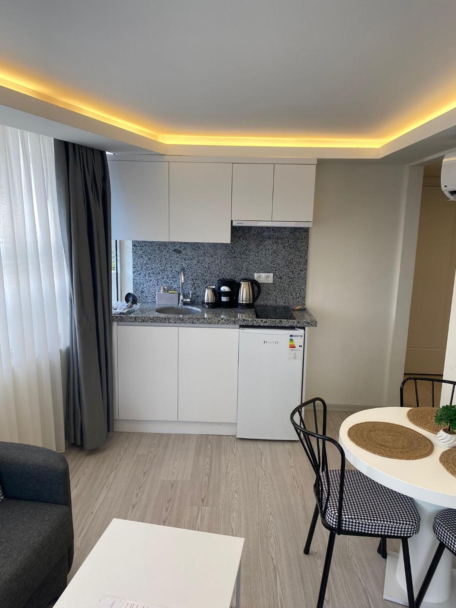 Hadrians Tower Aparthotel Antalya Bagian luar foto
