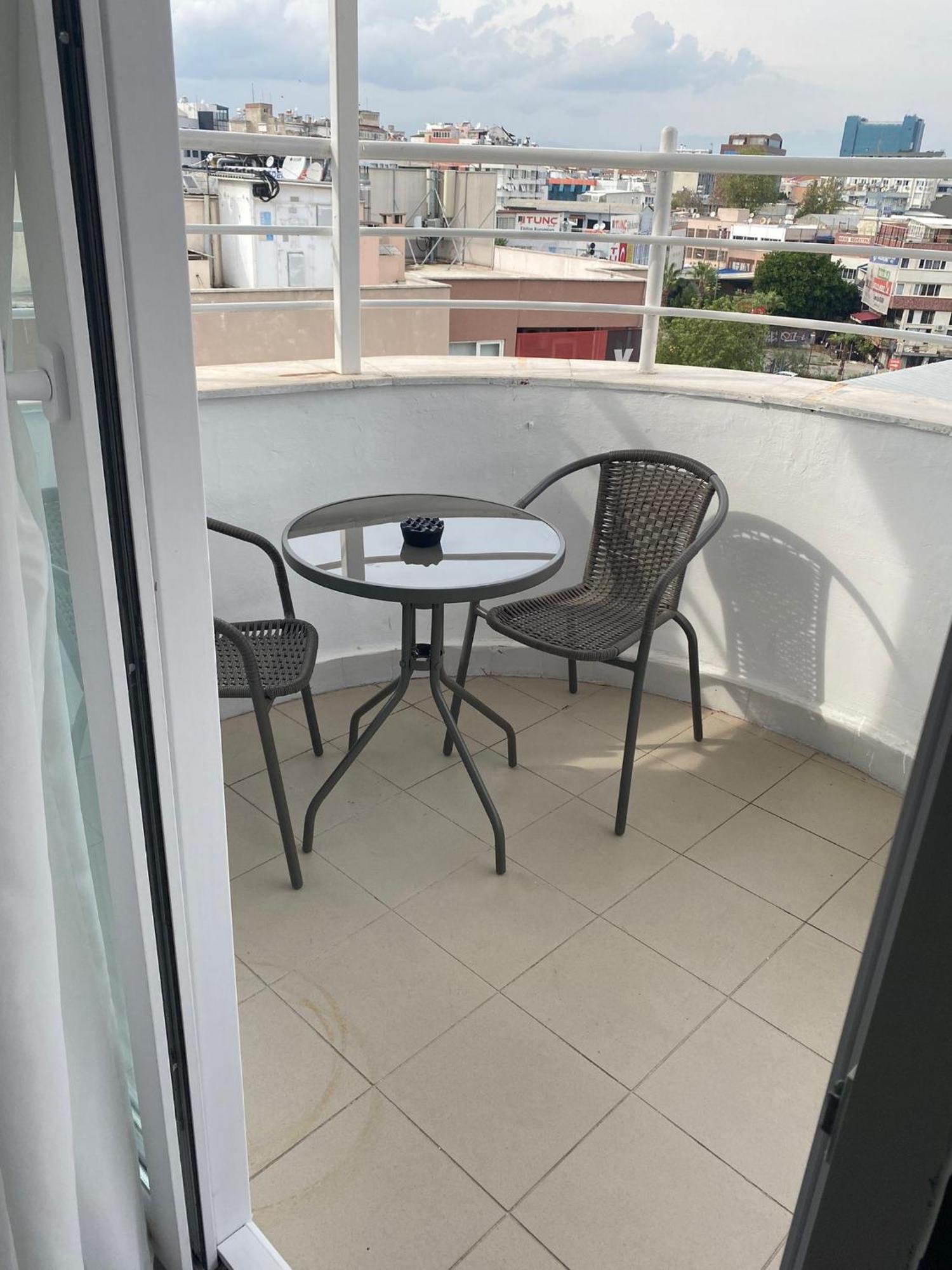 Hadrians Tower Aparthotel Antalya Bagian luar foto