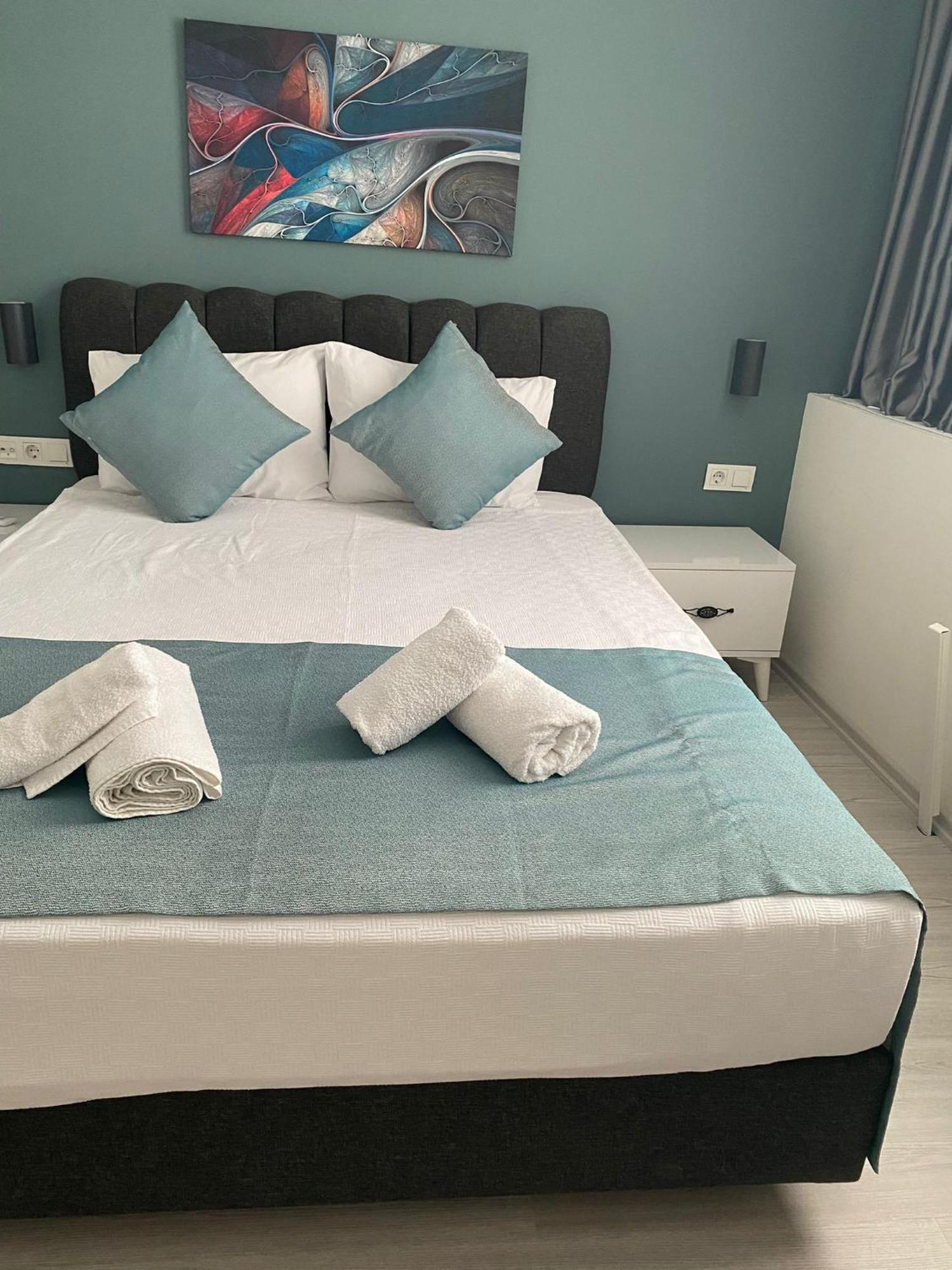 Hadrians Tower Aparthotel Antalya Bagian luar foto